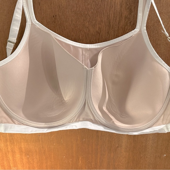 NATORI Yogi Contour Convertible Sports Bra 36 I 
EUC -  Lt Mocha/Ivory - Picture 3 of 10
